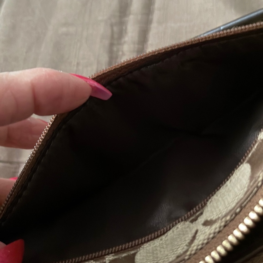 Coach wristlet - Picture 5 of 8